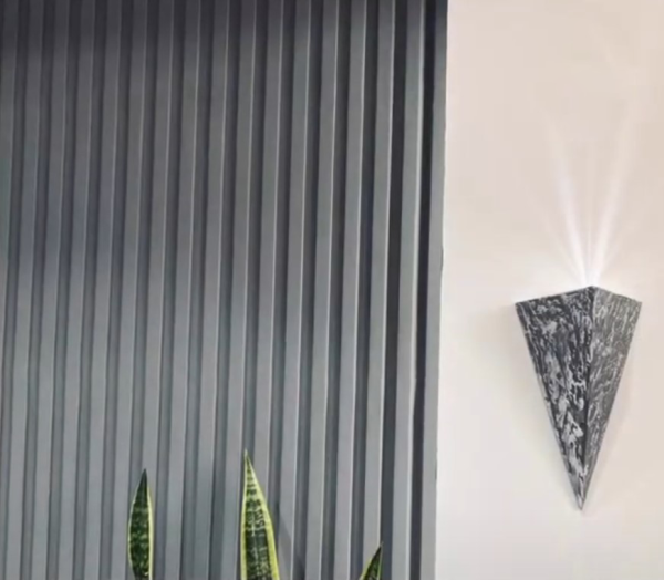 دیوارکوب گچی T2201 | چراغ دیواری مثلثی با نور ملایم و طراحی کلاسیک - Image 2