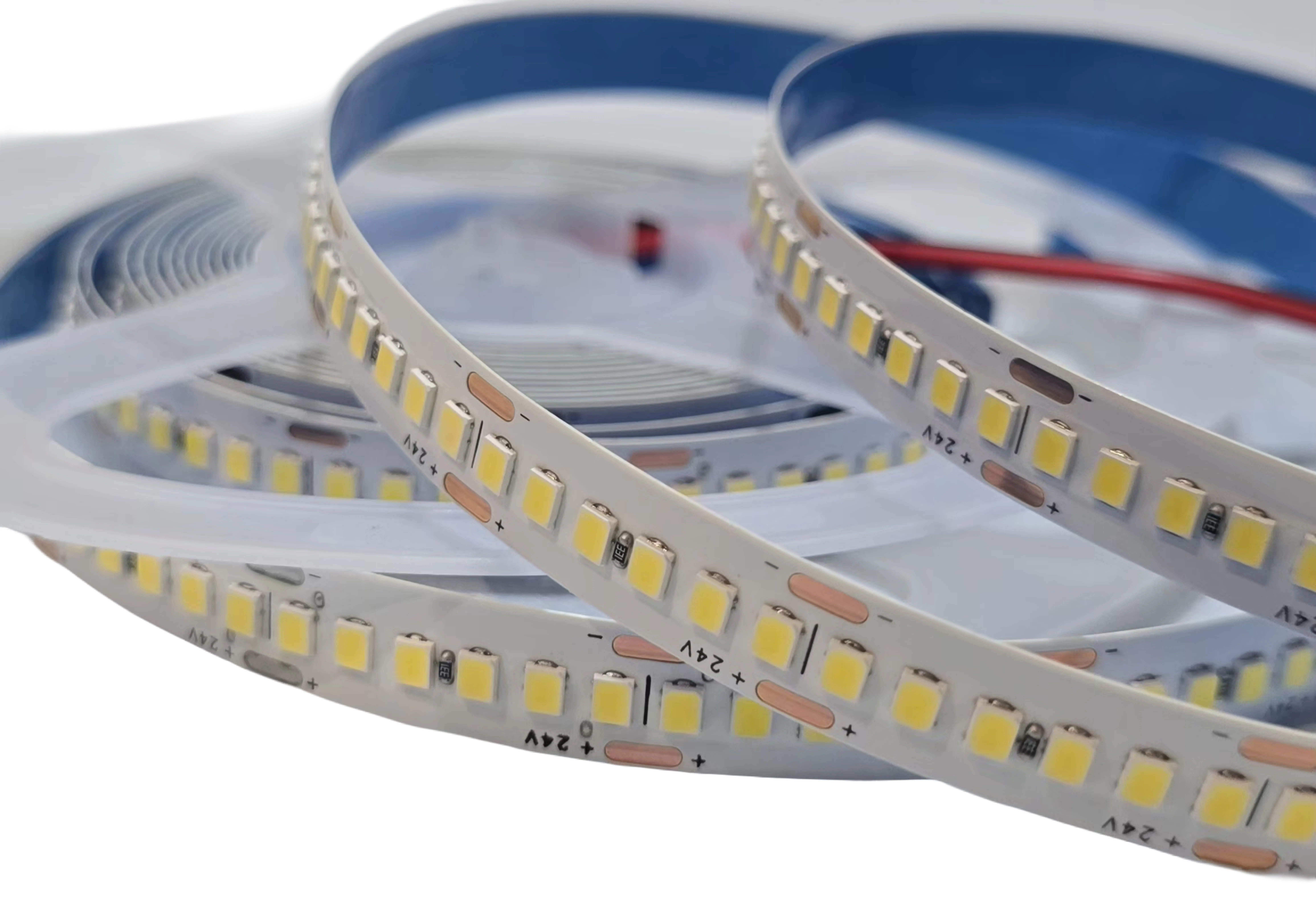 ریسه LED 24 ولت با تراکم 240 چیپ Sanan